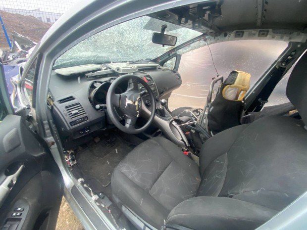 Toyota Auris 1.33 E150 bal első biztonsági öv