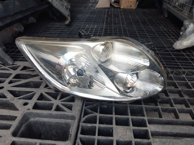 Toyota Auris 1.33 E150 jobb els fnyszr csz 89902091