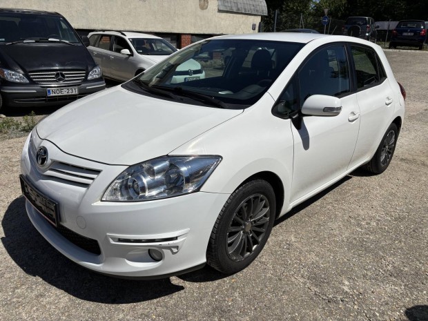 Toyota Auris 1.33 Klíma! Tolató radar!