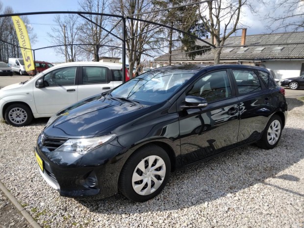 Toyota Auris 1.33 Limited 91ekm!Digitkl�ma!6-os...