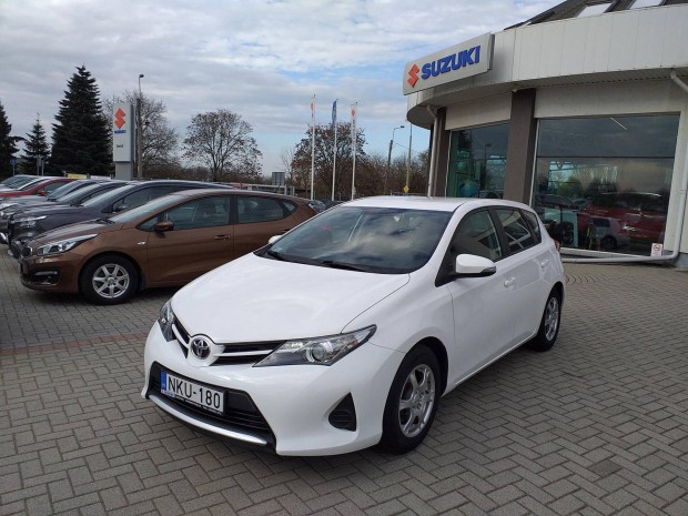 Toyota Auris 1.33 Live Plus