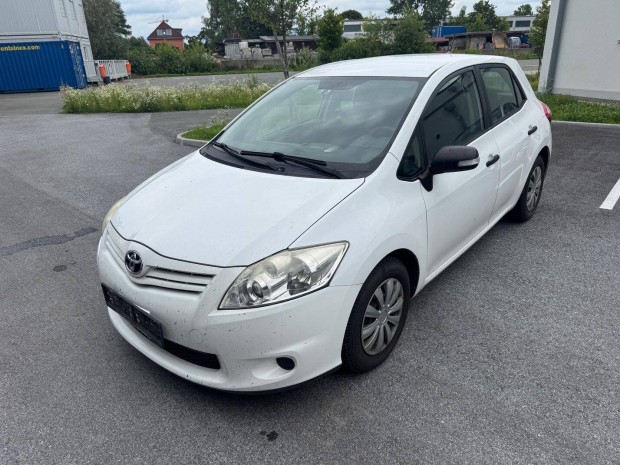 Toyota Auris 1.33 Luna