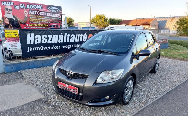 Toyota Auris 1.33 Sol-160e km futással rozsdame...