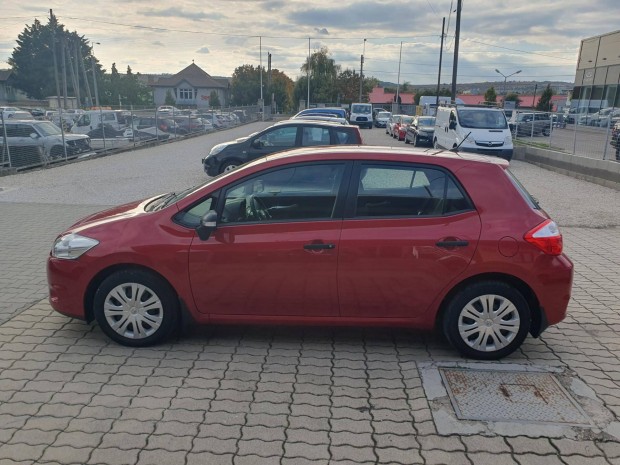 Toyota Auris 1.33 Style 99000km klima 1tulaj