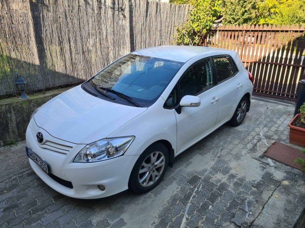 Toyota Auris 1.3 benzin (156.750 km)