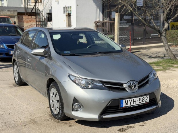 Toyota Auris 1.4 D-4D Live Magyarorsz�gi! 2. TU...