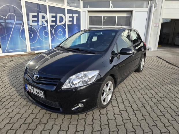 Toyota Auris 1.4 D-4D Style Navi.RADAR.Alufelni...