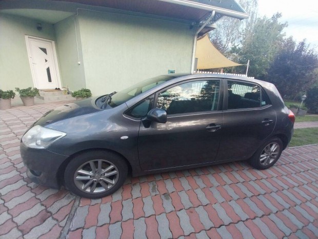 Toyota Auris 1.4 Luna eladó