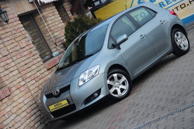 Toyota Auris 1.4 Sol