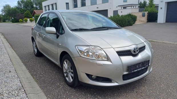Toyota Auris 1.6 103E KM - Friss mszaki