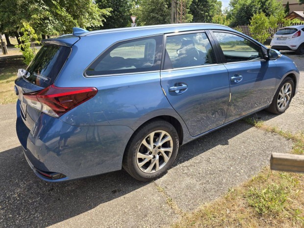 Toyota Auris 1.6 Active MY17 Tempomat magánszemélytől futott:62120 Km