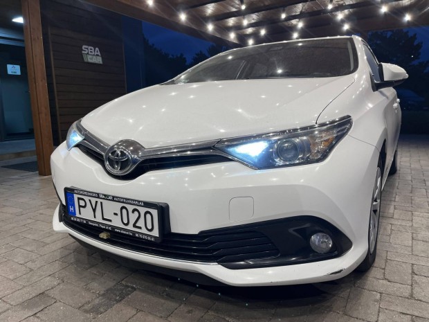 Toyota Auris 1.6 D-4D Active Comfort Pyl-020