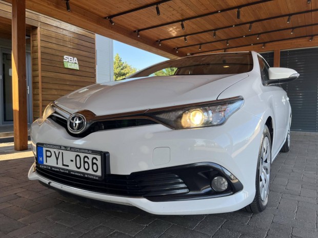 Toyota Auris 1.6 D-4D Active Comfort Pyl-066