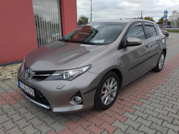 Toyota Auris 1.6 Limited
