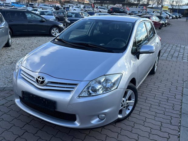 Toyota Auris 1.6 Sol M�rkaszerv�z �ltal Vezetet...