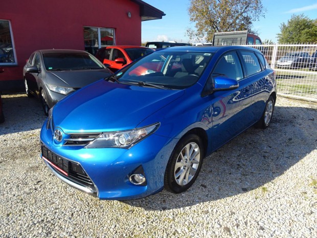 Toyota Auris 1.6 Style Navigci.lsfts.Park...