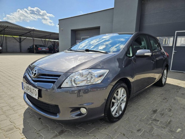Toyota Auris 1.6 Style Xenon!!!Digitklíma!!!132...