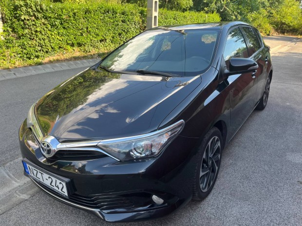 Toyota Auris 1.6 active elad