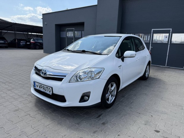 Toyota Auris 1.8 HSD Active (Automata) Vezetett...