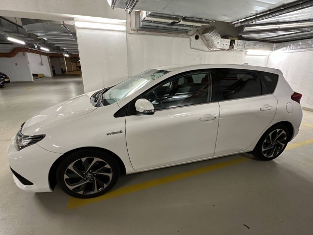 Toyota Auris 1.8 HSD Hybrid Business (Automata)