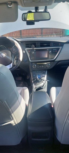 Toyota Auris 1.8 Hybrid