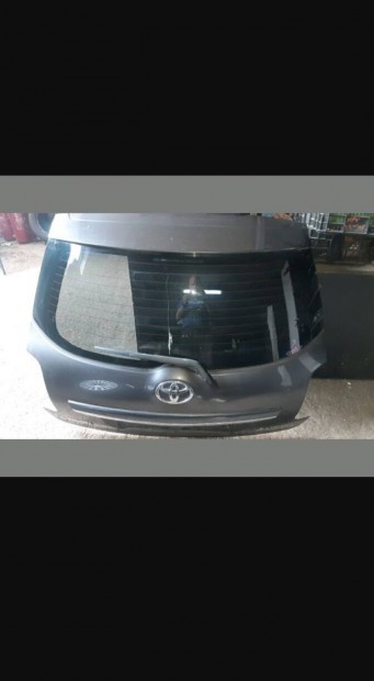 Toyota Auris 1 csomagt�rajt� �veg n�lk�l