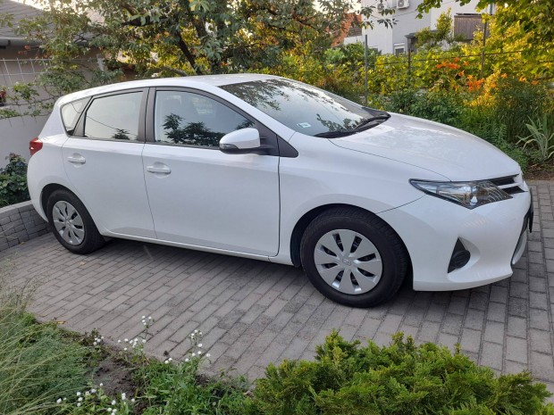 Toyota Auris 2013-as