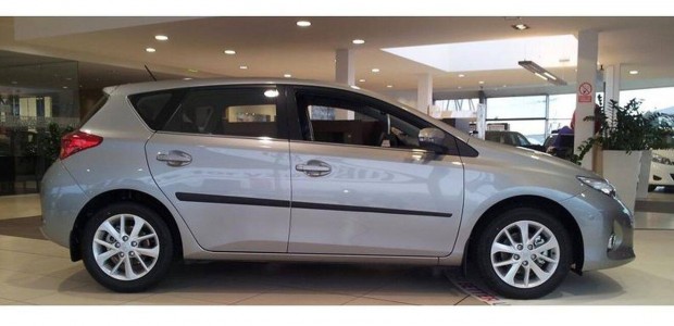 Toyota Auris 2013-tl Ajtvd Dszlc Oldalcsk