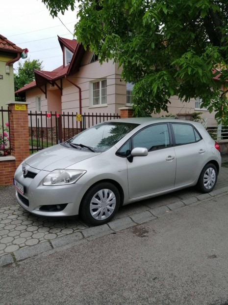 Toyota Auris 2.0 D-4D 6,5 v hagyatkozs alatt csak 3500 km futott