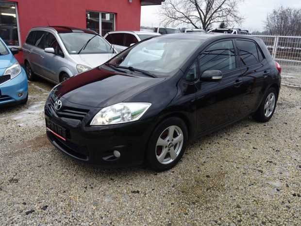 Toyota Auris 2.0 D-4D DPF Sol Navigci+lsft...