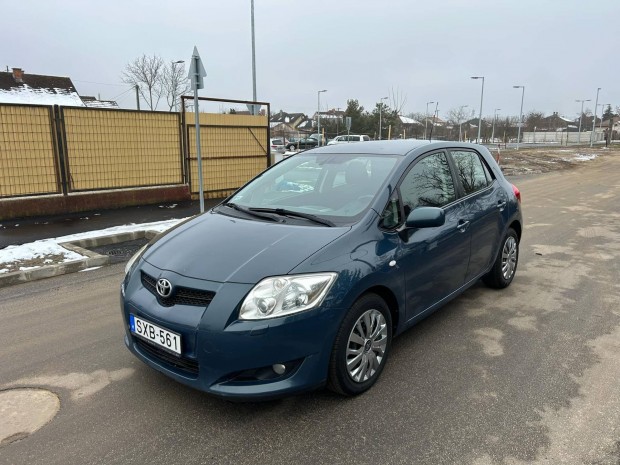 Toyota Auris 2.0 D-4D Sol