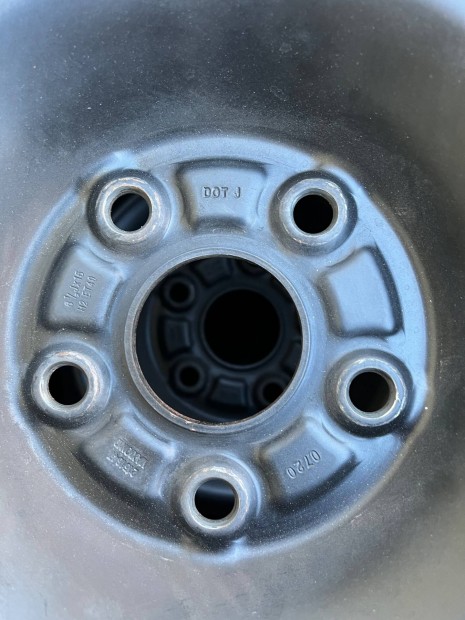 Toyota Auris 6,5J"*15"H2 45-ös ET-jű 5*114,3 mm acél felni 4 db eladó
