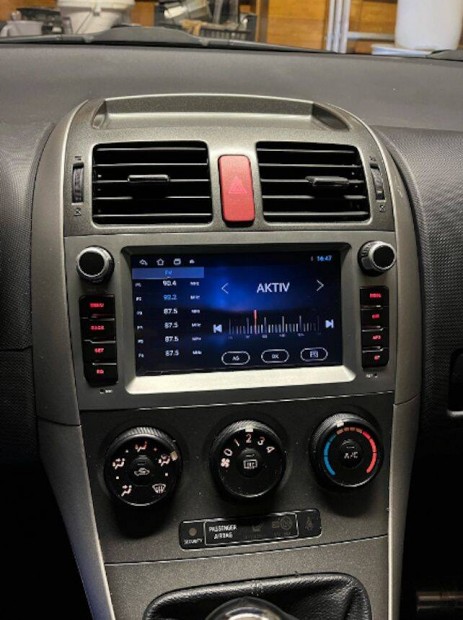 Toyota Auris Carplay Multimédia GPS Rádió Tolatókamerával
