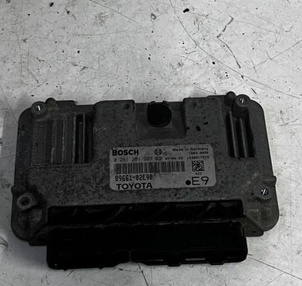 Toyota Auris E15 Motorvezrl 8966102E90