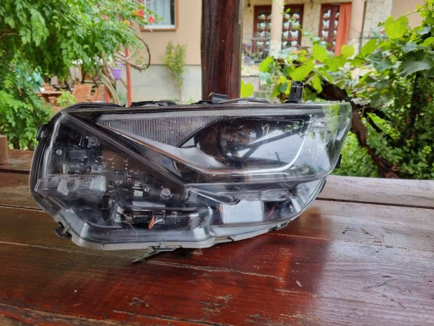 Toyota Auris Full LED bal els lmpa, 81150-02K60