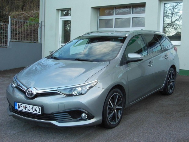 Toyota Auris Touring Sports 1.2T Executive