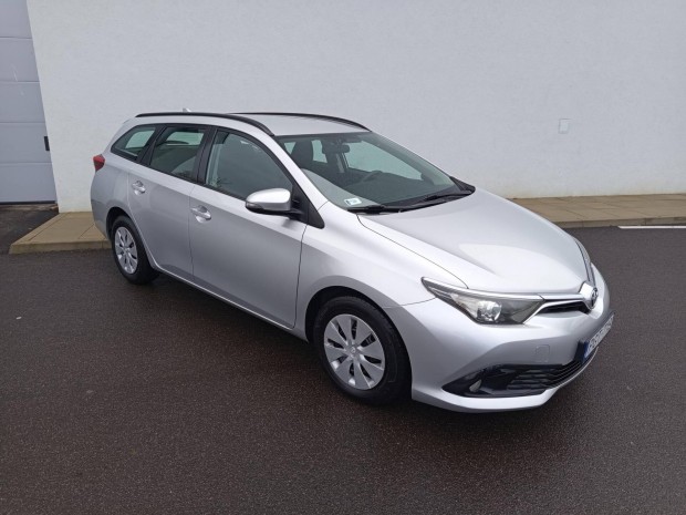 Toyota Auris Touring Sports 1.33 Live 1tulaj.Sz...