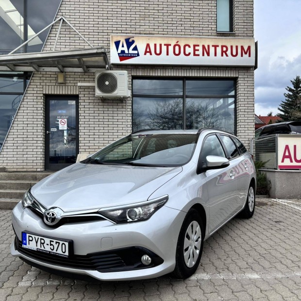 Toyota Auris Touring Sports 1.33 Live Magyar-1...