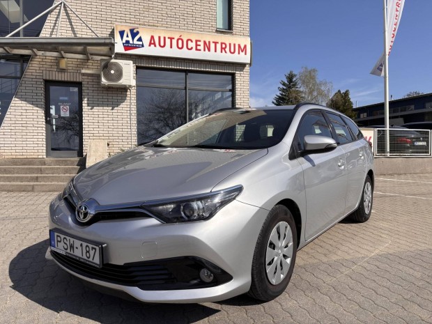 Toyota Auris Touring Sports 1.33 Live Magyar-1...