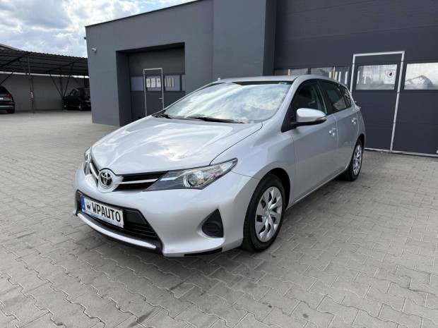 Toyota Auris Touring Sports 1.33 Live Navi
