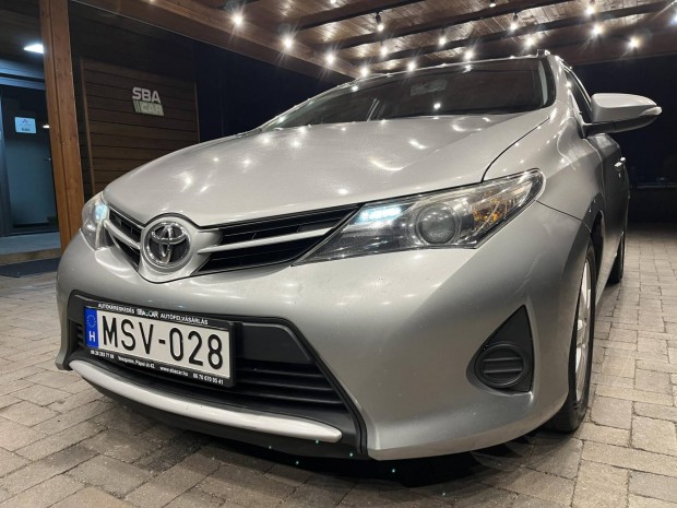 Toyota Auris Touring Sports 1.4 D-4D Active Azo...