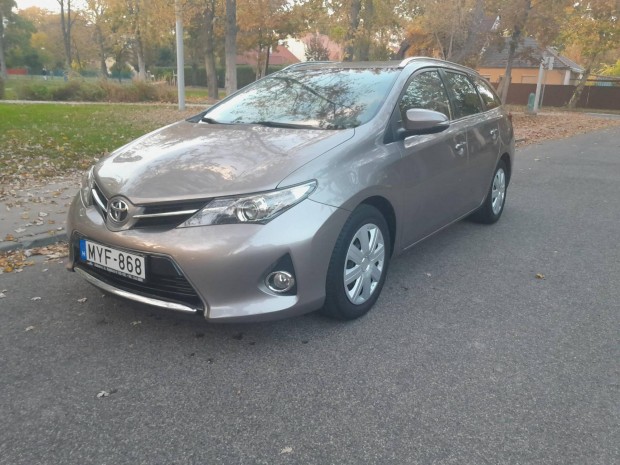 Toyota Auris Touring Sports 1.6 Active Comfort...