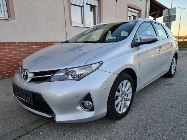 Toyota Auris Touring Sports 1.6 Active Comfort...