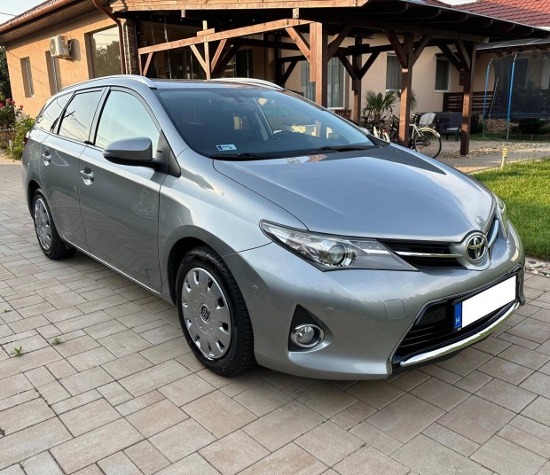 Toyota Auris Touring Sports 1.6 Executive Tempo...