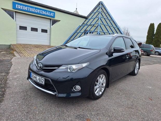 Toyota Auris Touring Sports 1.6 Lounge 178300 K...