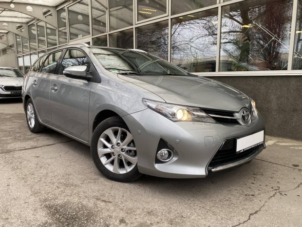 Toyota Auris Touring Sports 1.6 Style 1v Garan...