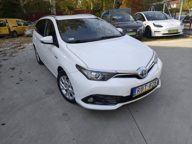 Toyota Auris Touring Sports 1.8 HSD Active MY17...