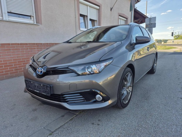 Toyota Auris Touring Sports 1.8 HSD Executive M...