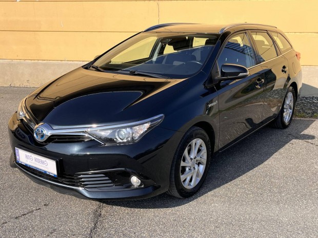 Toyota Auris Touring Sports 1.8 HSD Executive M...