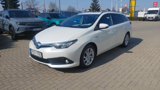 Toyota Auris Touring Sports 1.8 HSD Executive M...